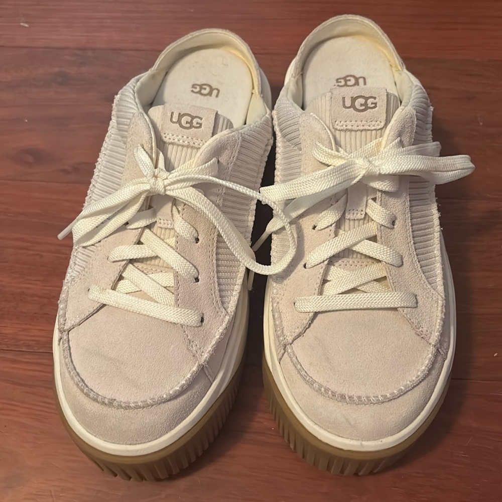 UGG Women's E-Z Duzzit Platform slip-on Sneakers Off-White Suede Like New